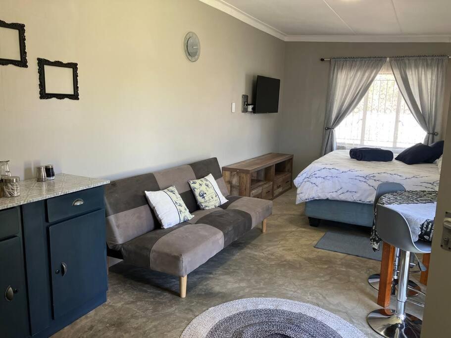 Stellies Accommodation - Room 1 Keetmanshoop Kültér fotó