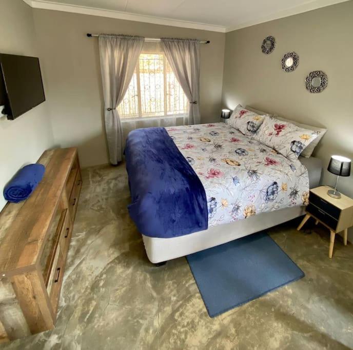 Stellies Accommodation - Room 1 Keetmanshoop Kültér fotó