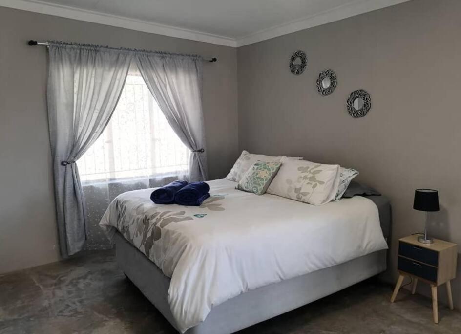 Stellies Accommodation - Room 1 Keetmanshoop Kültér fotó